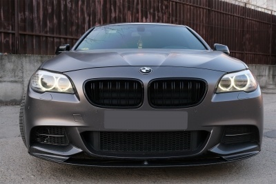 Grille avant de rechange compatible avec BMW Série 5 F10 F11 F18 M5 (noir  brillant) : : Auto