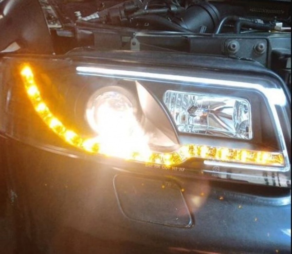 2 Phares avant AUDI A4 (B7) - LTI et LED - Noir