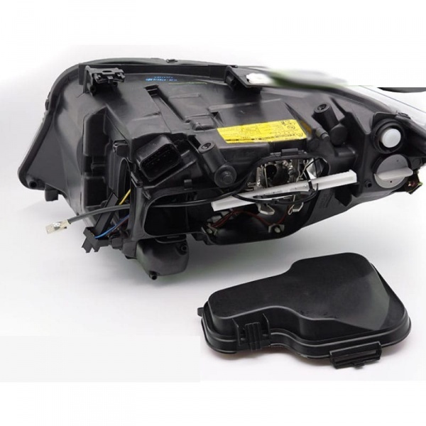 Phare droit passager xenon BMW Serie 3 E90 E91 - 05-08