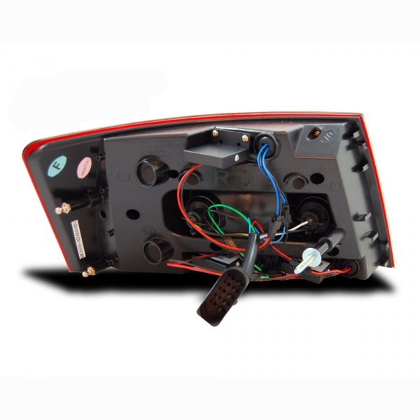 2 Feux arriere AUDI A6 (C6 4F) LTI 04-08 Rouge / Fume 6pin