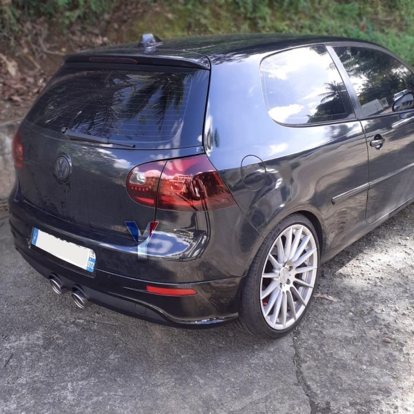 Pare choc arriere VW Golf 5 (V) look R32 - double sortie centrale protec
