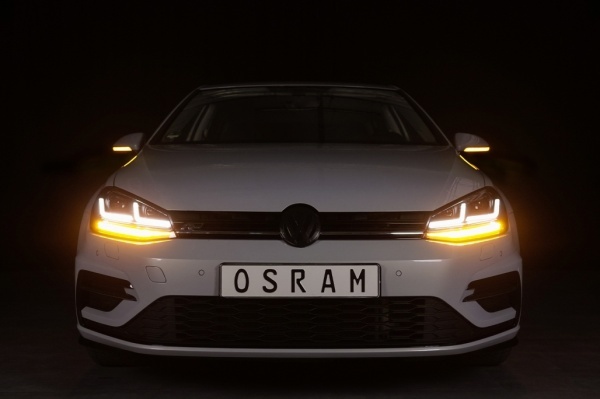 2 fari anteriori VW Golf 7.5 fase 2 - fullLED - neri - OSRAM dinamico