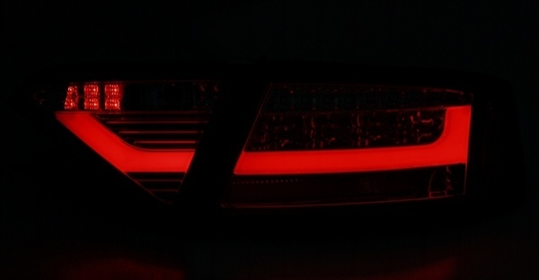 2 luzes LED Audi A5 8T 07-11 - vermelho fumado