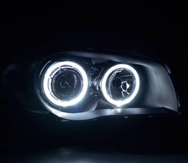 2 BMW Serie 1 E81 E82 E87 Angel Eyes LED V2 DEPO 04 e + faróis dianteiros - Preto